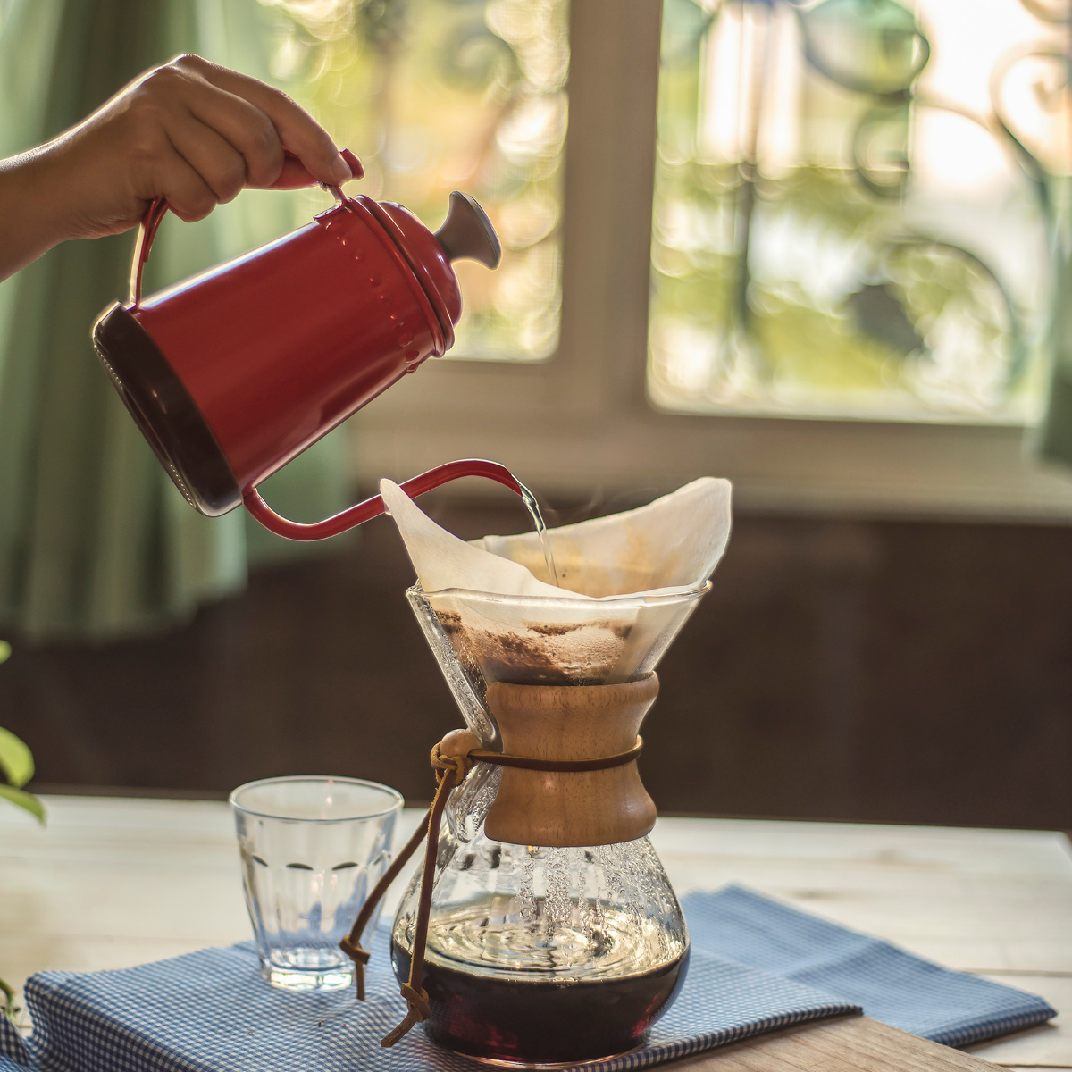Cà phê có chất caffeine tốt cho việc giải bia rượu