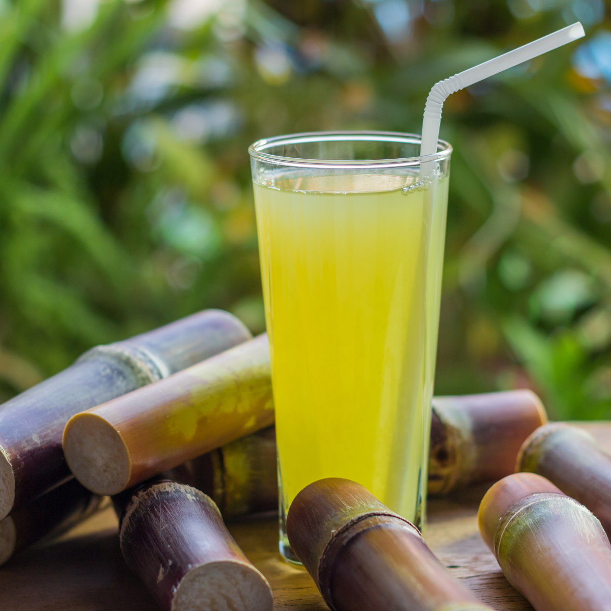 Nước mía tươi bổ sung đường giúp giải rượu bia