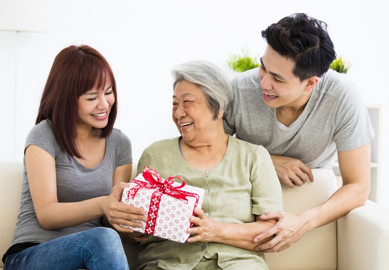 quà tặng sinh nhật mẹ chồng