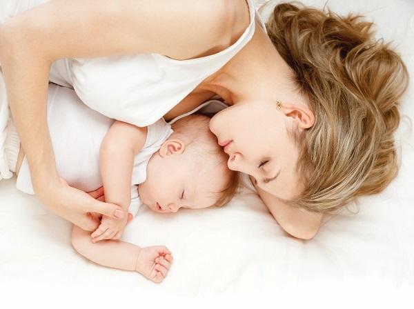 Mẹ bầu sau sinh mổ cần nghỉ ngơi hợp lý