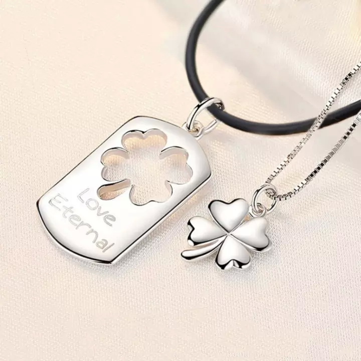 Trang sức đôi đánh dấu ngày cầu hôn