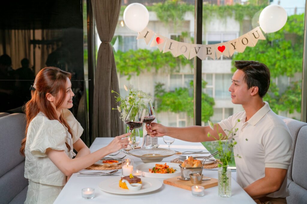 Tự tay chuẩn bị bữa tiệc sinh nhật lãng mạn