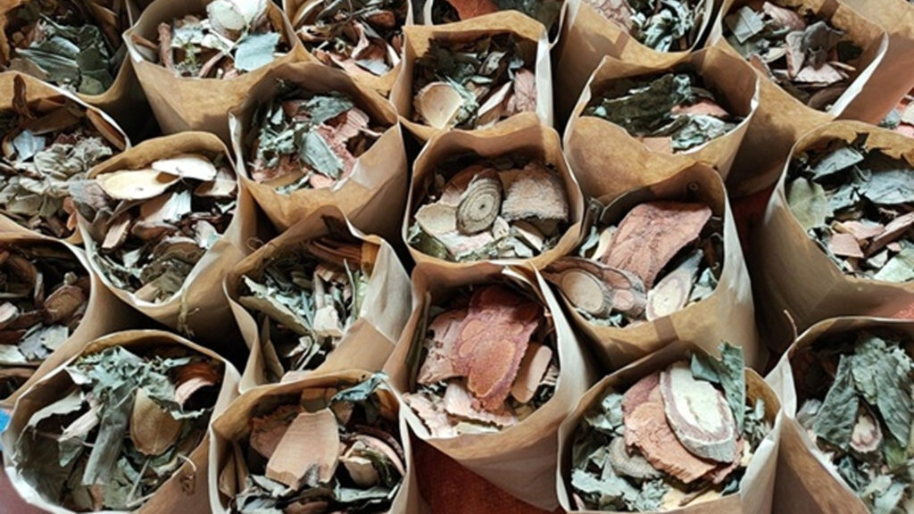 lá xông tắm thảo mộc