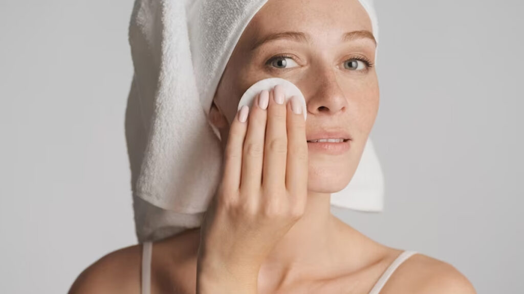 Mọi cách phục hồi da sẽ vô hiệu nếu bạn tẩy trang sơ sài
