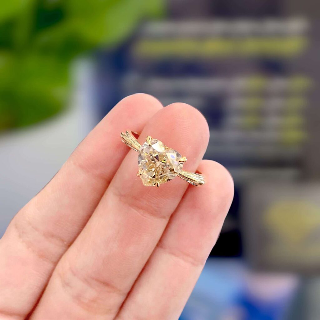 Trang sức đính hôn